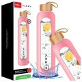pol_pl_Butelka-szklana-duza-bidon-na-napoje-do-picia-Alogy-Miarka-motywacyjna-1l-1000ml-etui-silikonowe-Rozowa-74358_12.webp