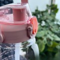 pol_pl_Butelka-bidon-ze-slomka-na-wode-do-picia-1-5l-motywacyjna-z-przypomnieniem-z-miarka-motywacyjna-z-uchwytem-Rozowa-70240_9.jpg