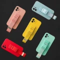 pol_pl_Rope-Case-silikonowe-etui-ze-smycza-torebka-smycz-pasek-do-Samsung-Galaxy-S22-czarny-59387_5.webp