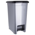 pol_pl_Kosz-na-smieci-plastikowy-z-pedalem-waski-15-l-2773_1.jpg
