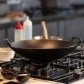 pol_pl_Patelnia-wok-zeliwna-LITINA-30-cm-3969_6.jpg