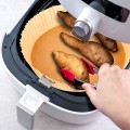 pol_pl_Wklad-do-frytkownicy-Air-Fryer-beztluszczowej-papierowy-okragly-20-cm-50-szt-15566_6.jpg