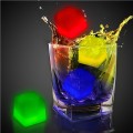 ee5a1ab2-94b7-4162-a504-90c372f6f3a0gsw449un-glow-ice-cubes-glass-2022.jpg